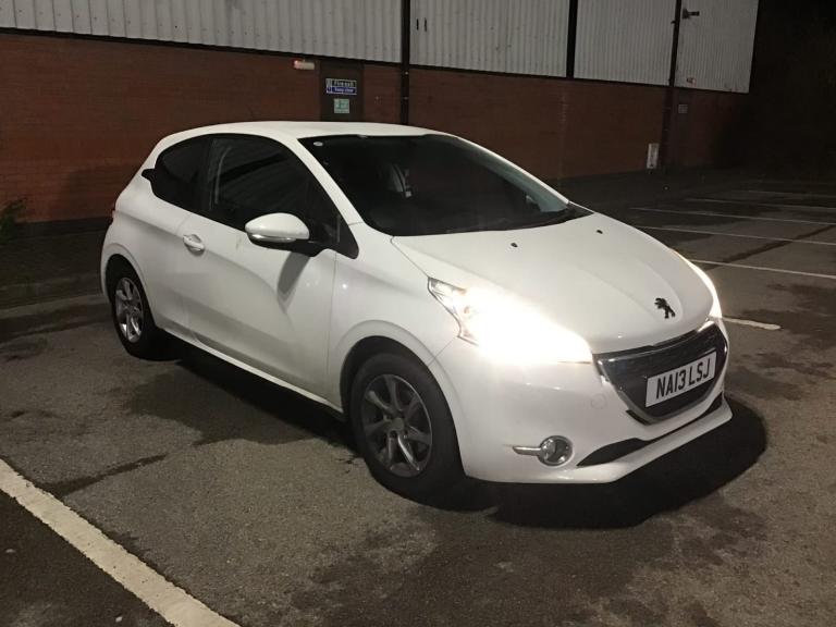 Peugeot, 208, Hatchback, 2013, Manual, 1199 (cc), 3 doors