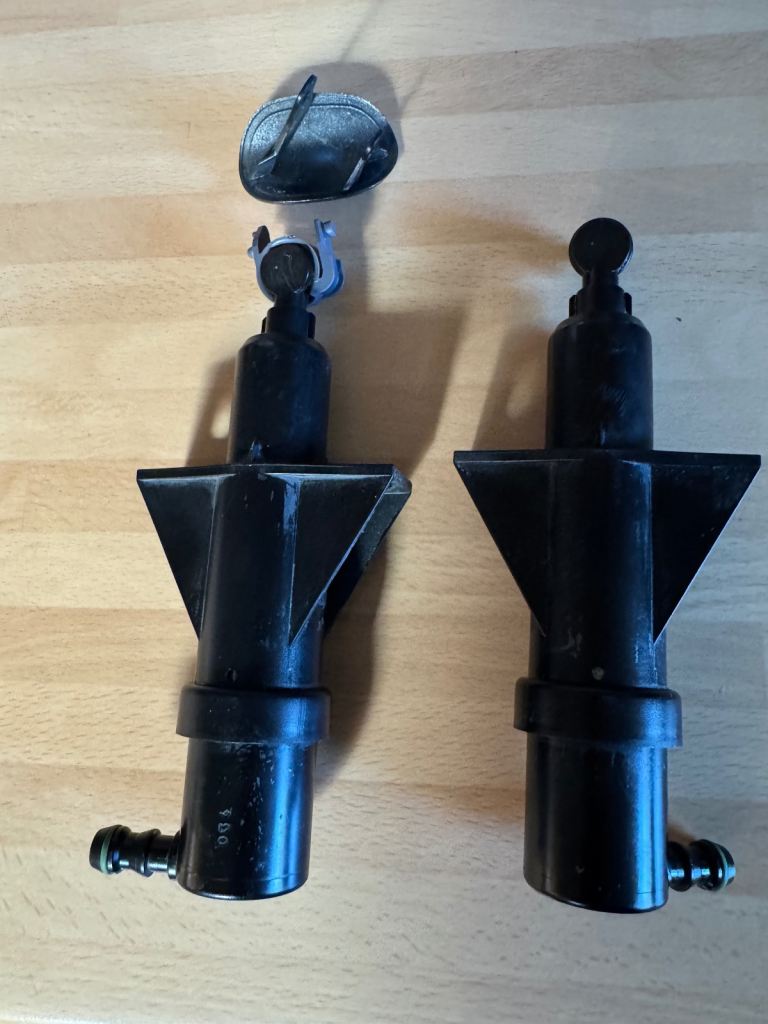Maserati 4200 coupe headlamp washer jets