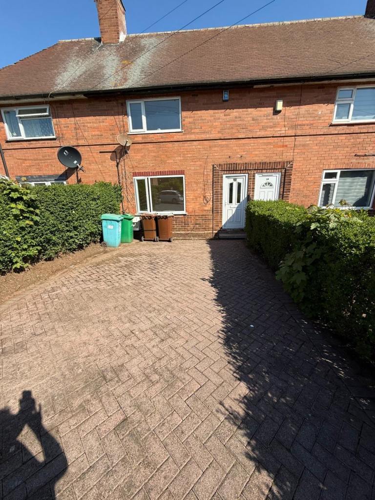 3 bedrooms to rent 