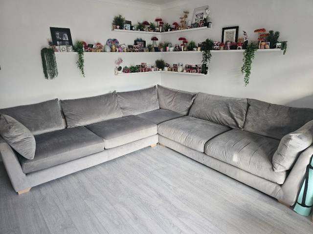 Grey corner sofa - Good condition 