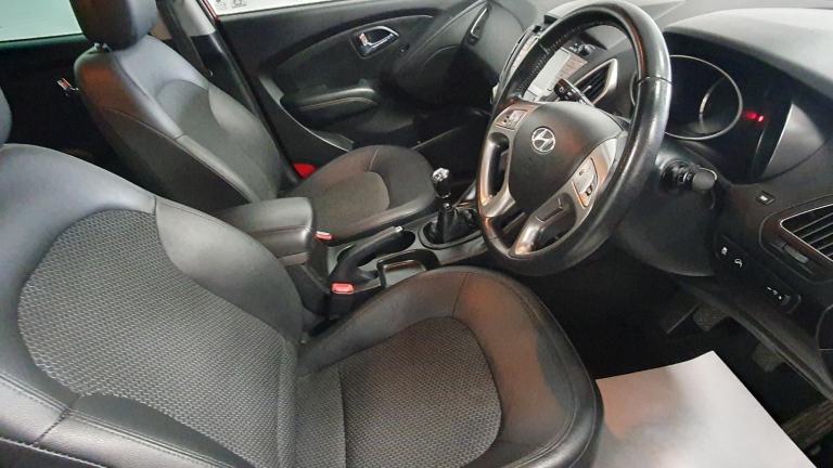 HYUNDAI IX35* 1.7 Crdi * 2wd* DIESEL*26,000 MILES* 1 OWNER* FULL S/HISTORY 