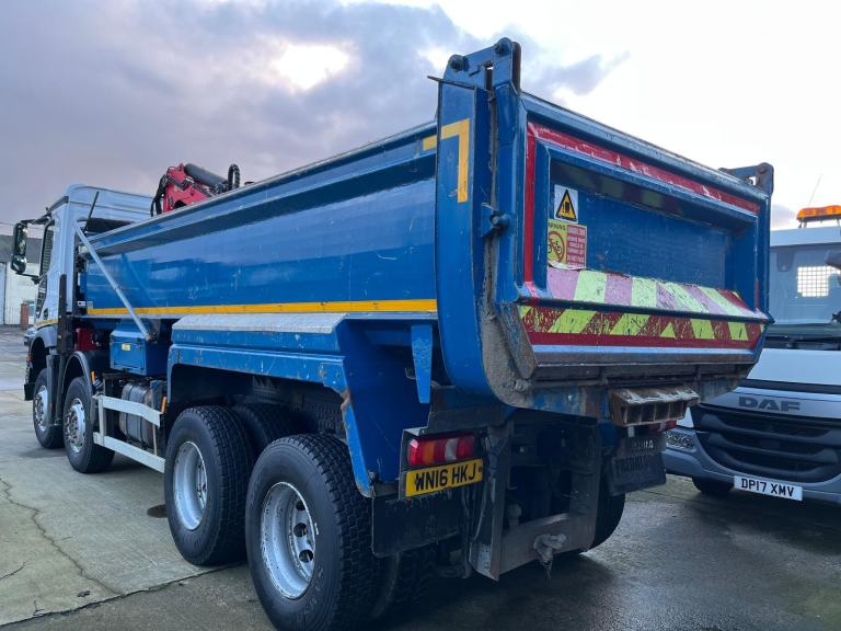 Mercedes-Benz Arocs 8x4 tipper grab only 167000 km