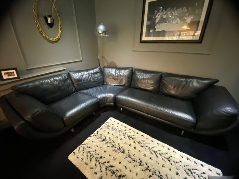 Black leather corner sofa 