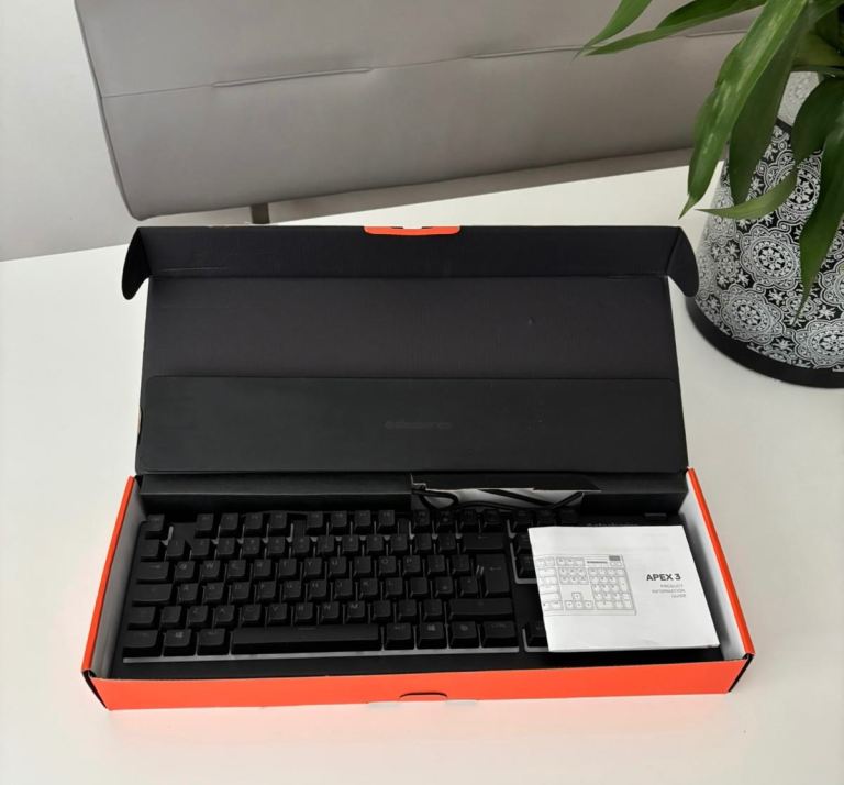 Steelseries Apex 3 RGB Gaming Keyboard