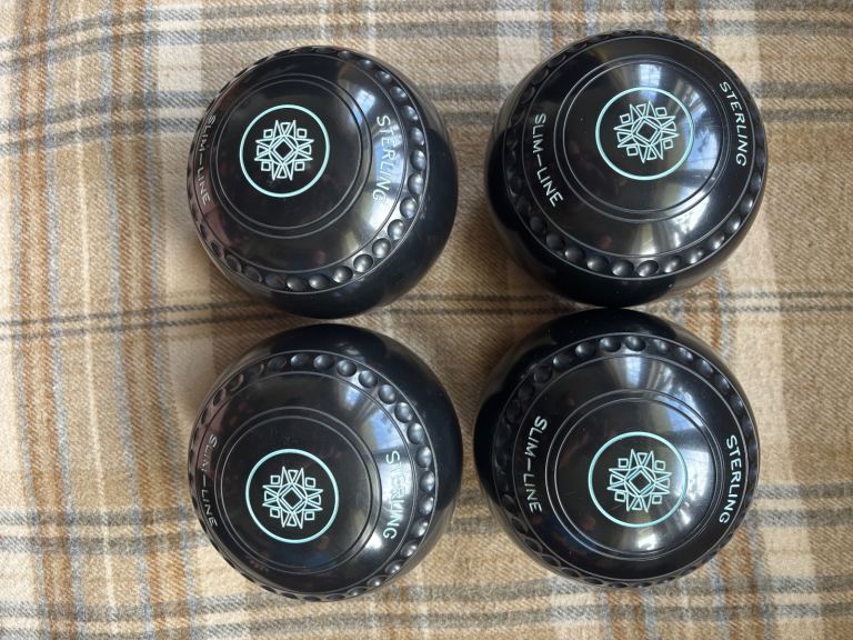 Almark (Henselite) Sterling Slim-Line 3HM WB28 std grip bowls. Exc Cond. (PRICE DROP)