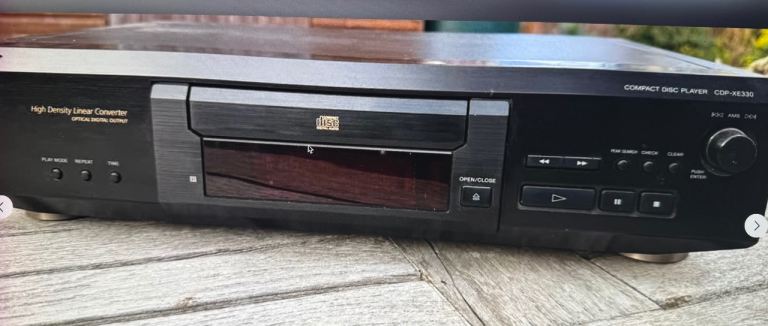 Sony CDP-XE330 Cd player with original remote Tested/ Demo