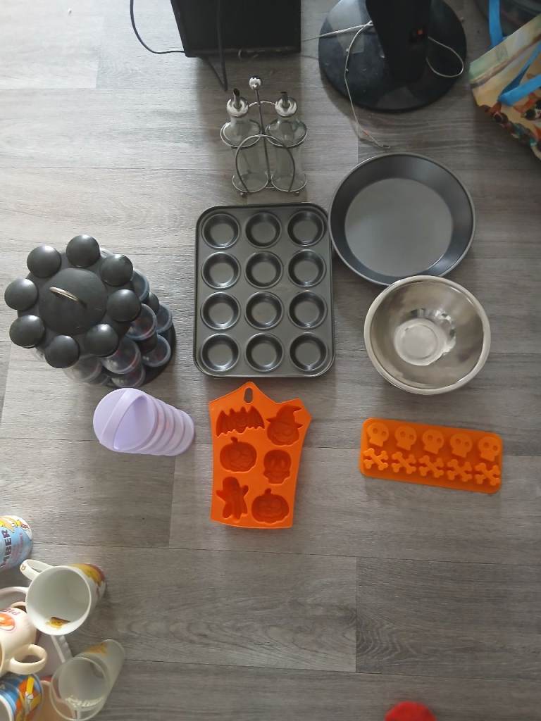 Metal Muffin Baking Tin - Good Condition, Grey