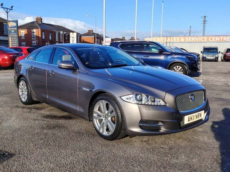2011 Jaguar XJ 3.0d V6 Premium Luxury 4dr Auto SALOON DIESEL Automatic