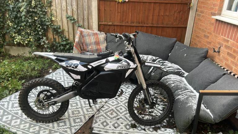  BRZ Neon Thunder Pro 72v 5000w Electric Dirt Bike 19/16 wheels