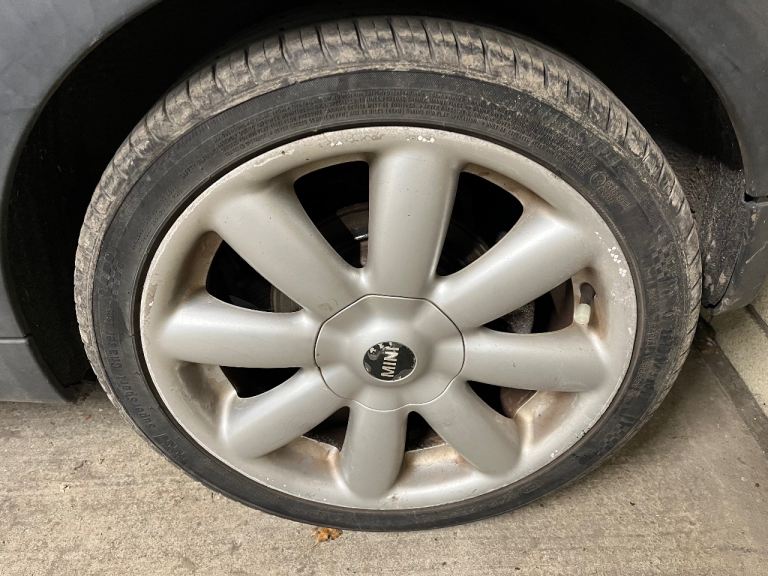 Mini Cooper S 4 pcs Alloy wheels with 205/45/R17 Run flat tyres