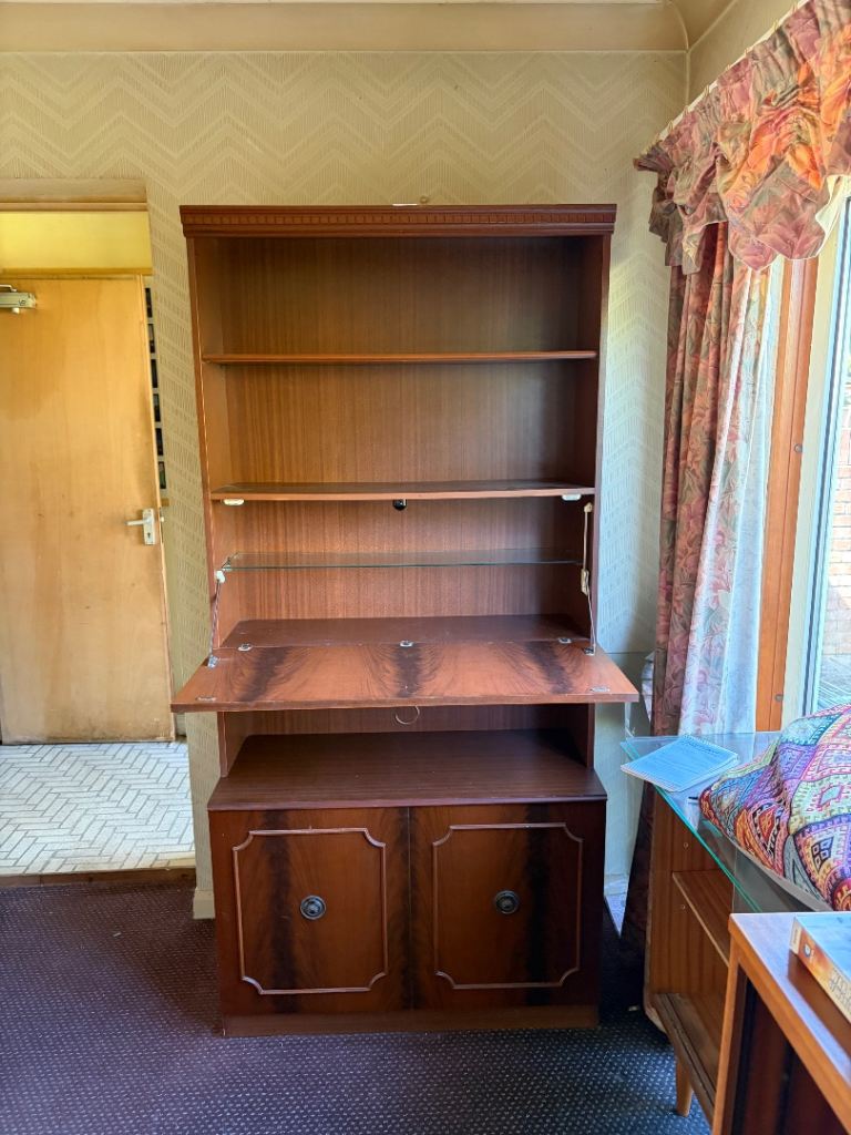 Good quality 1990’s display and drinks cabinet - Free and collection only
