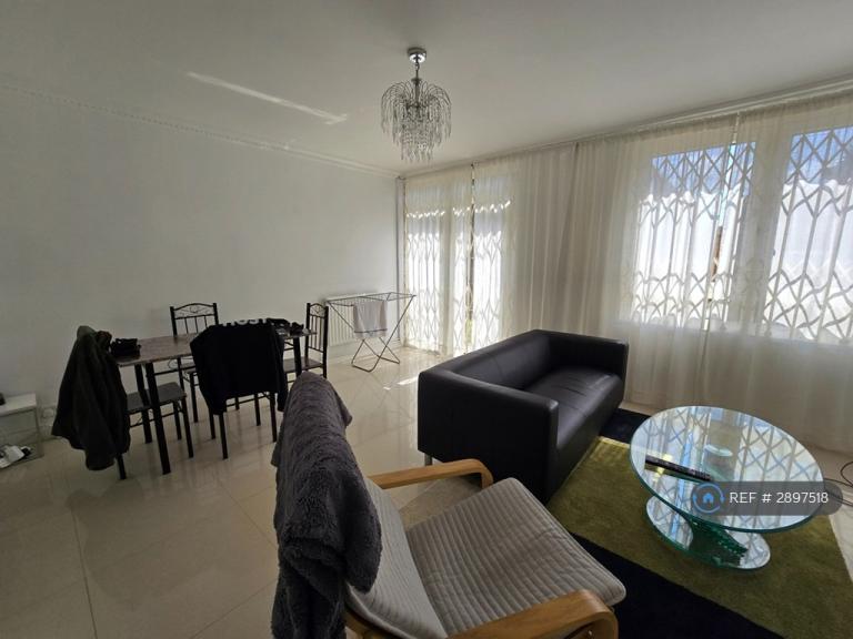 3 bedroom flat in Fern St, London, E3 (3 bed) (#2897518)