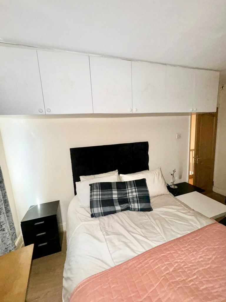 Rent *** Double Room close to Turkey Street BR Station