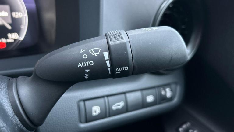 2024 Toyota C-HR 1.8 VVT-h Design SUV 5dr Petrol Hybrid CVT Euro 6 (s/s) (140 ps) HATCHBACK Petro...