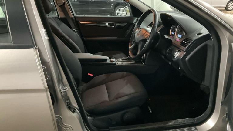 2009 Mercedes-Benz C Class 1.6 C180K BlueEfficiency SE Auto Euro 4 4dr SALOON Petrol Automatic