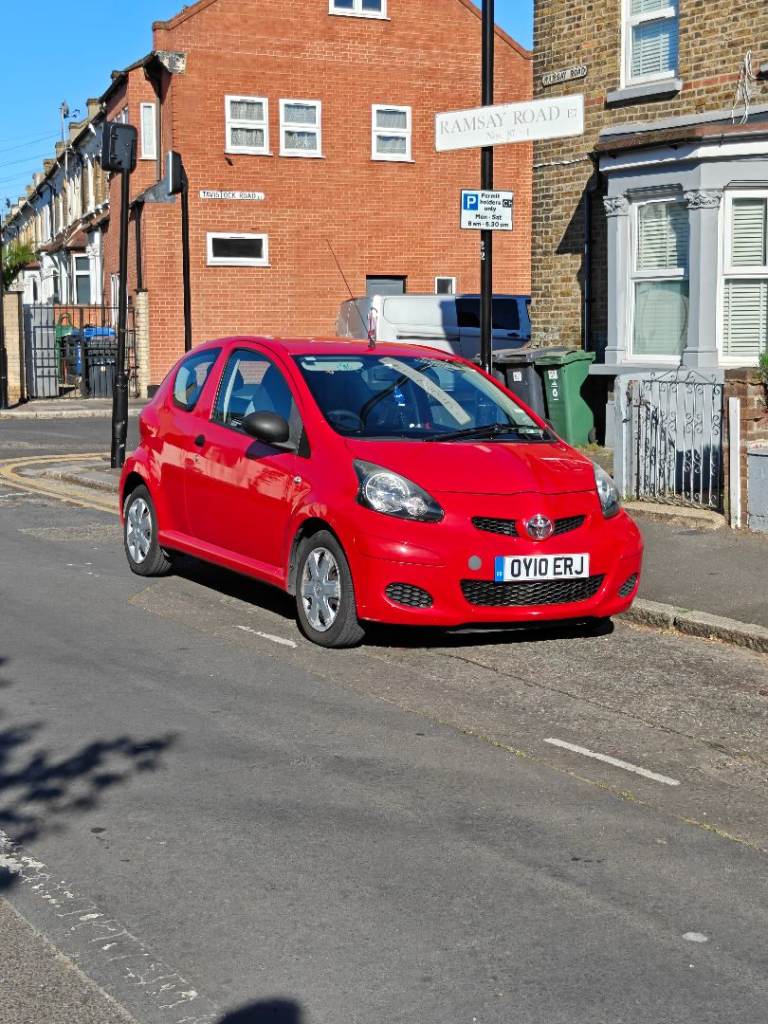 Toyota, AYGO, Hatchback, 2010, Manual, 998 (cc), 3 doors
