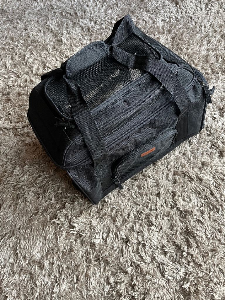 Pet carrier