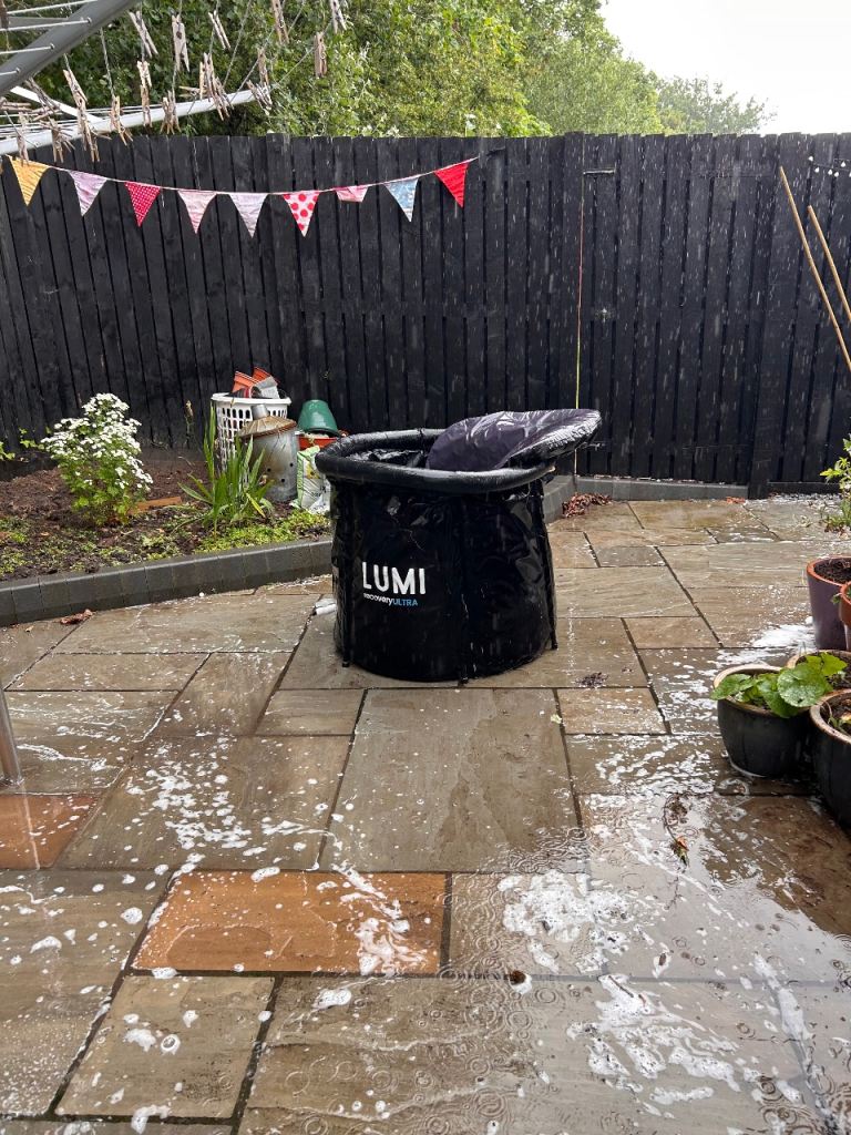 LUMI Recovery Ice Bath with Cover 