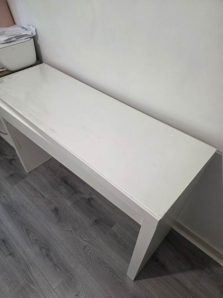 Ikea Malm White Dressing Table/Desk with Glass Top 