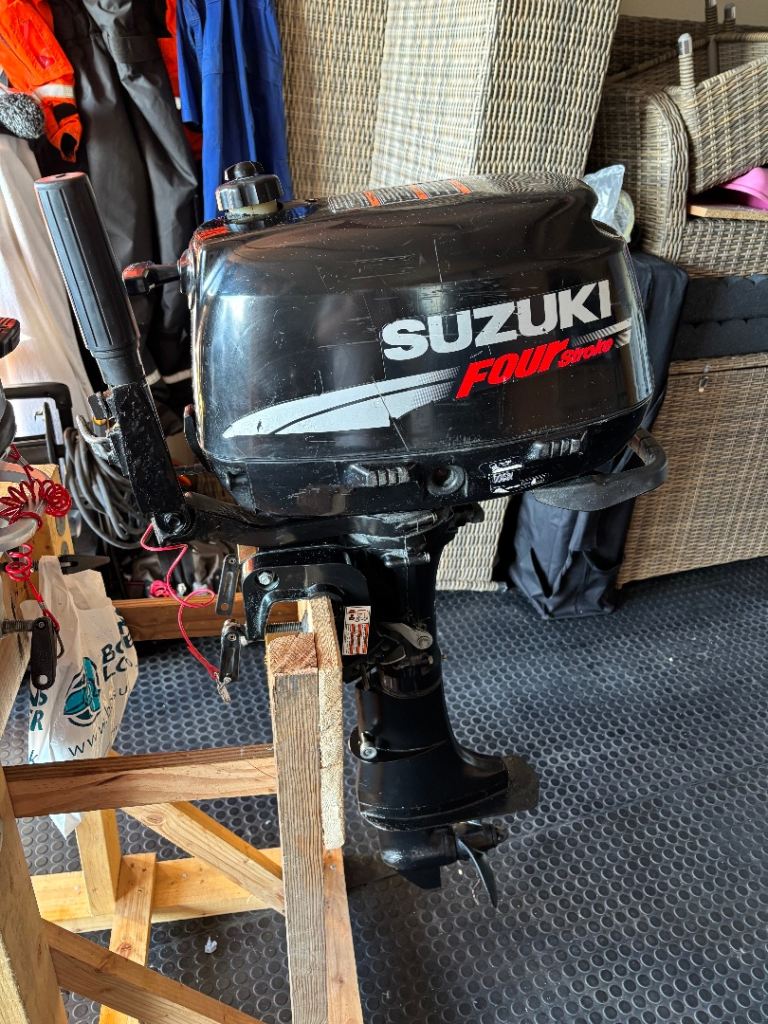 Suzuki 4 HP 4 stroke outboard engine