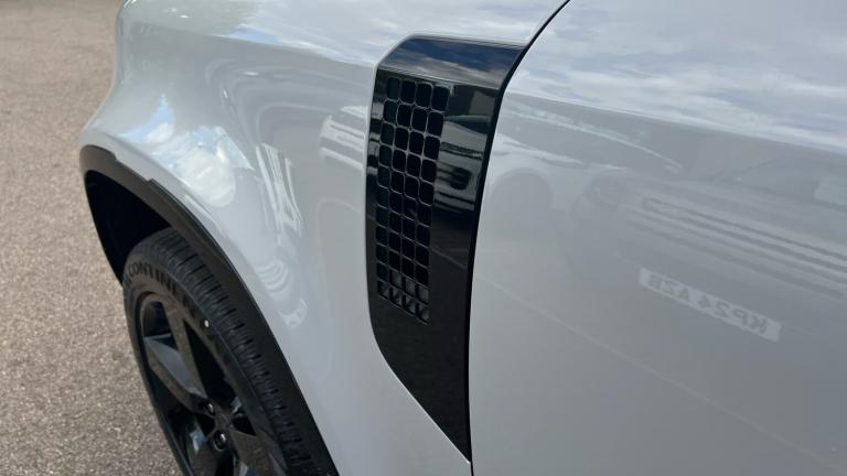 2026 Land Rover Defender 3.0 D350 X-Dynamic HSE 90 SAVING 3 500 GBP WHEN FU