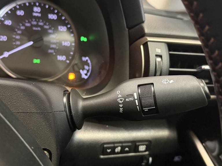 2018 Lexus IS 300h Executive Edition 4dr CVT Auto SALOON PETROL/ELECTRIC Automatic