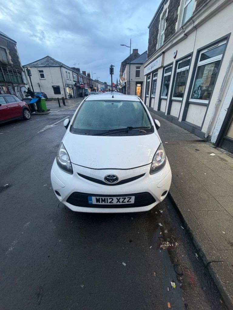 Toyota, AYGO, Hatchback, 2012, Manual, 998 (cc), 5 doors