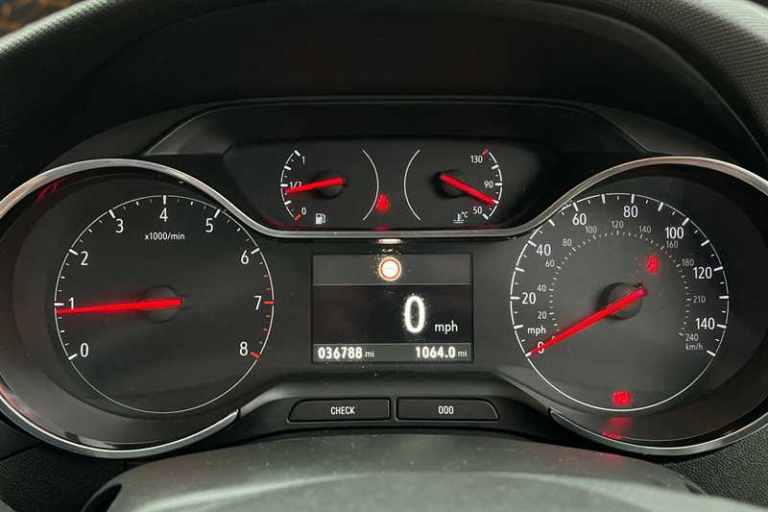 2019 Vauxhall Crossland X 1.2T ecoTec [110] Tech Line Nav 5dr [6 Spd] [S/S] HATCHBACK PETROL Manual