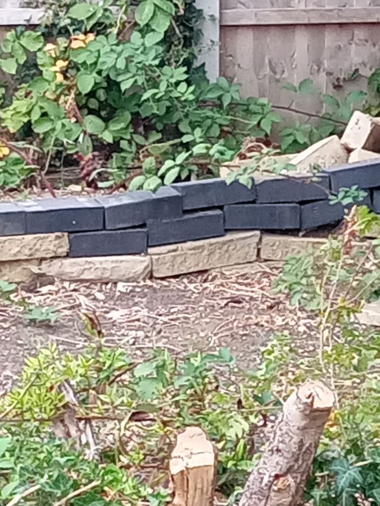 Garden Edging Bricks - Black and Sandstone