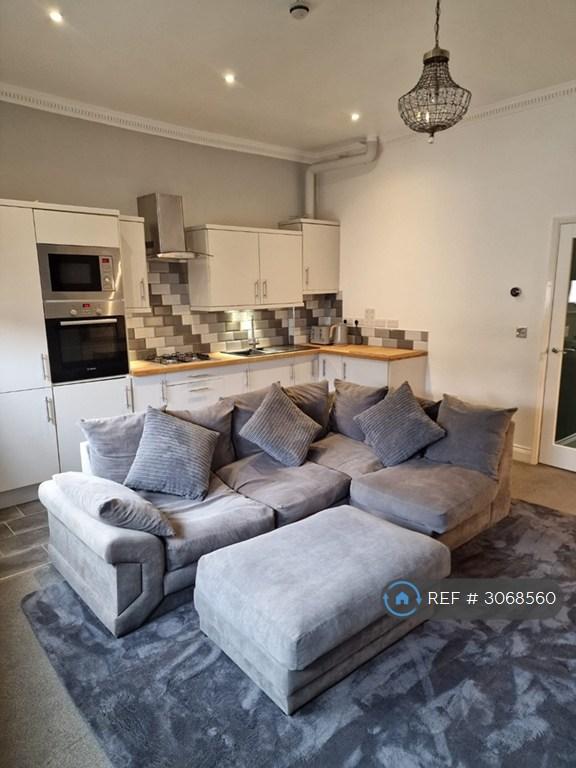 2 bedroom flat in St Nicholas St, Bristol, BS1 (2 bed) (#3068560)