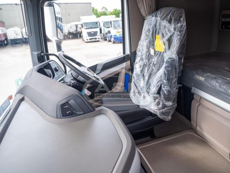 2025 DAF XG 530 6X2 26T CHASSIS CAB