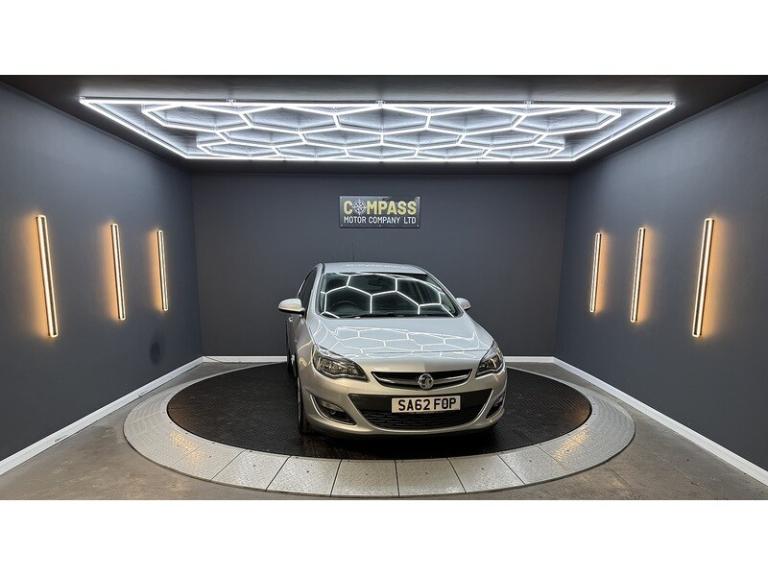  Vauxhall Astra 1.6 16v SRi Hatchback 5dr Petrol Manual Euro 5 (115 ps) Hatchback Petrol Manual