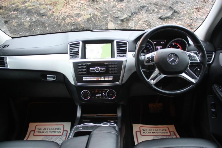 MERCEDES-BENZ GL CLASS 3.0 GL350 V6 BlueTEC AMG Sport 2015