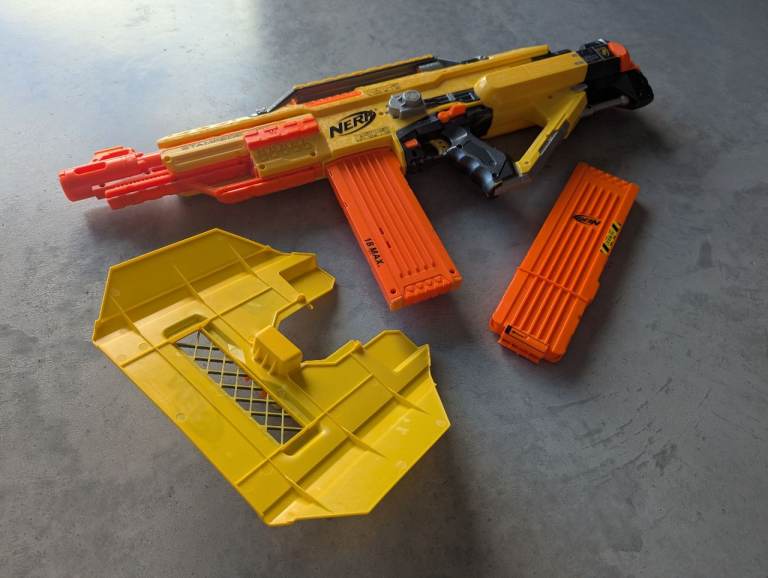 Nerf N-Strike Stampede ECS Blaster Gun, 2 x 18 Dart Magazine Clips, 1 x Blast Shield
