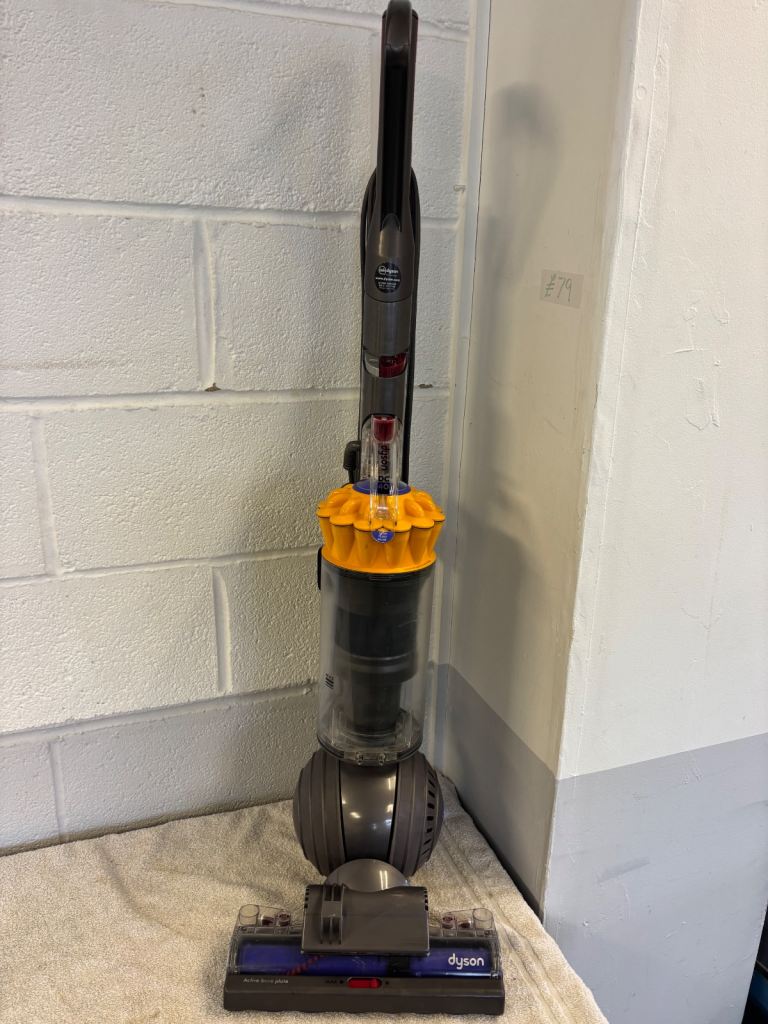 Vacuum cleaner refurbished Dyson ball dc40 