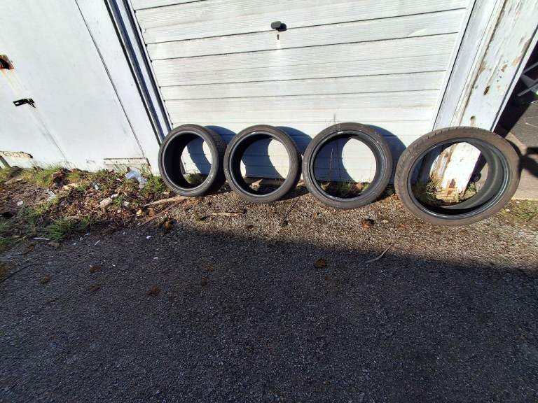 Car tyres 255/35/19 96W