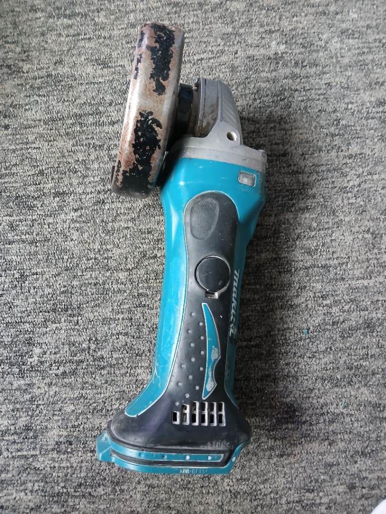 Makita Angel Grinder 