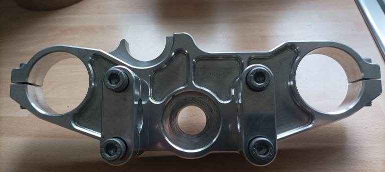 Yamaha Yzf 750 top yoke comversion.