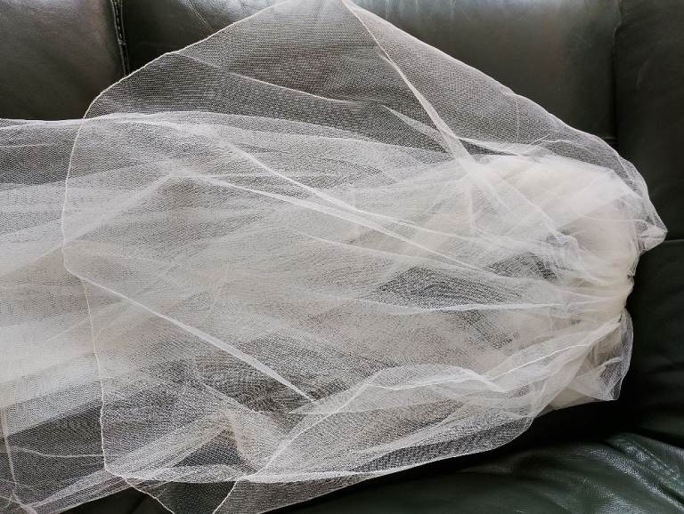 Very long double wedding veil. 2 tiers. Very soft netting (Ref: WVDW