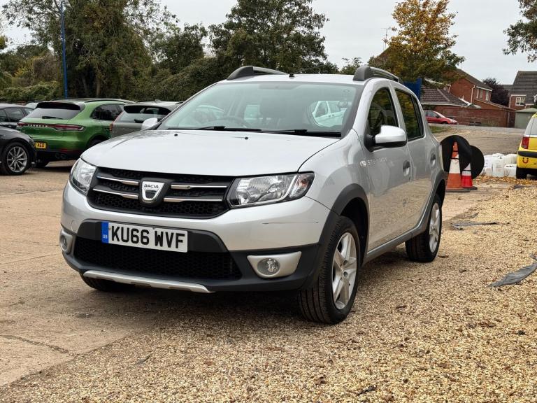 2016 Dacia Sandero Stepway 0.9 TCe Laureate Euro 6 (s/s) 5dr HATCHBACK Petrol Manual