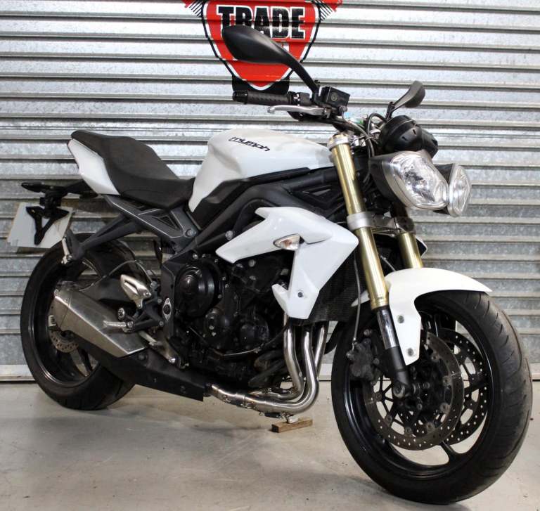2015 15 TRIUMPH STREET TRIPLE 675 WHITE HPI CLEAR 11K NEW SHAPE TRADE SALE MOT