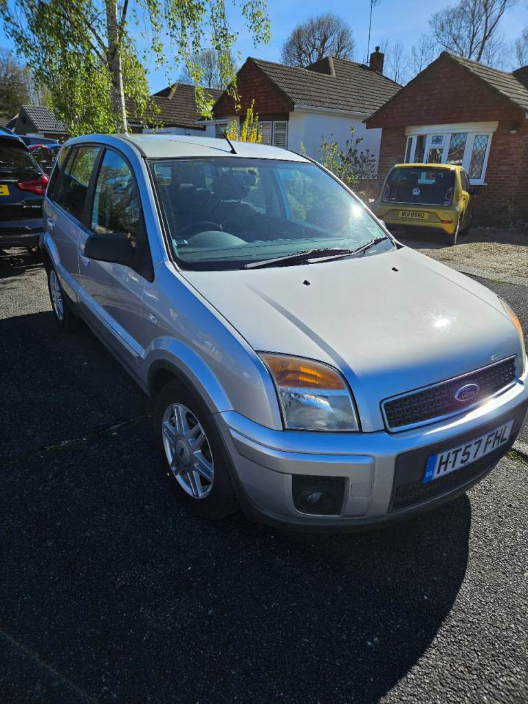 Ford Fusion Zetec (low mileage)