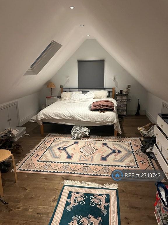 2 bedroom flat in Chatsworth Road, London, NW2 (2 bed) (#2748742)