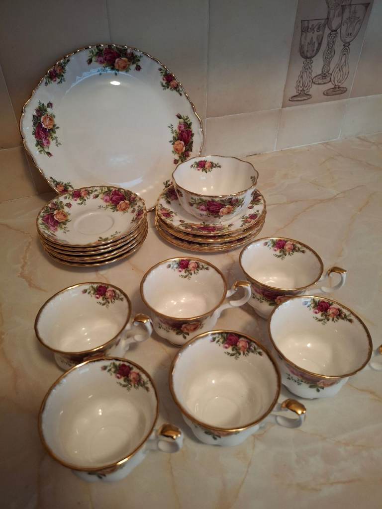 Royal Albert Old Country Roses Bone China Tea Set