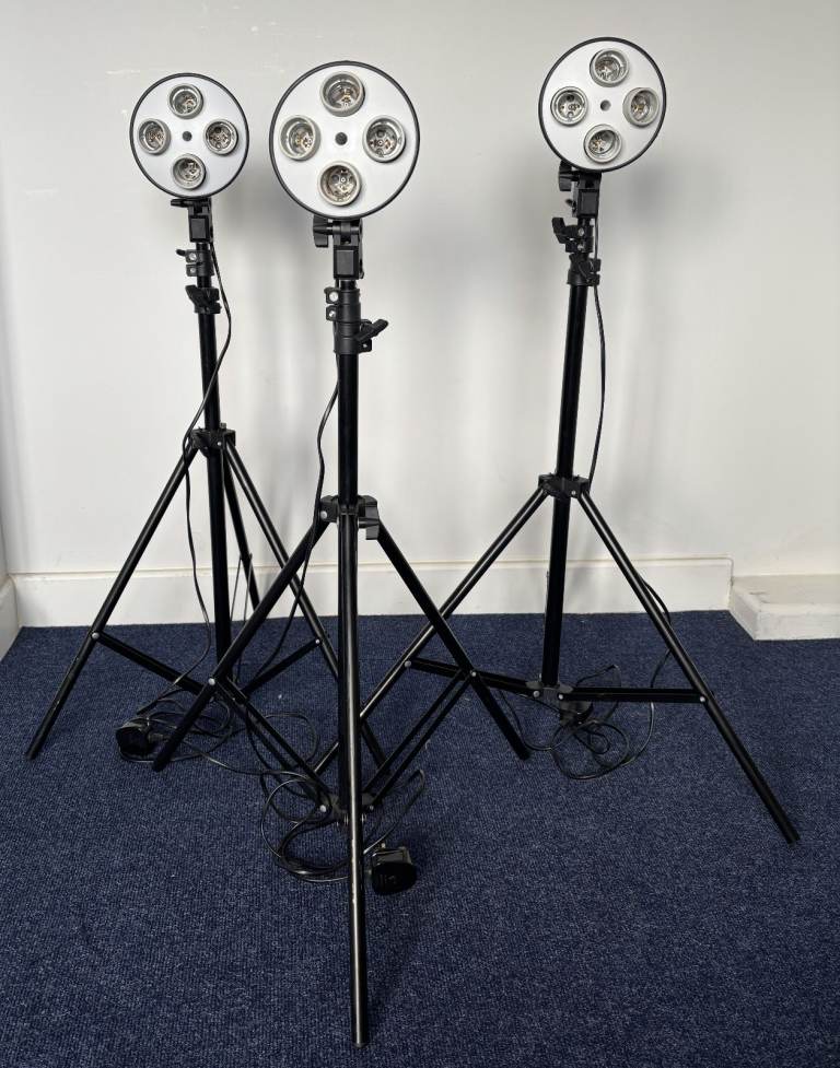 Andoer Softbox Photography Lighting Kit – 3 Softboxes, Stands & Boom Arm