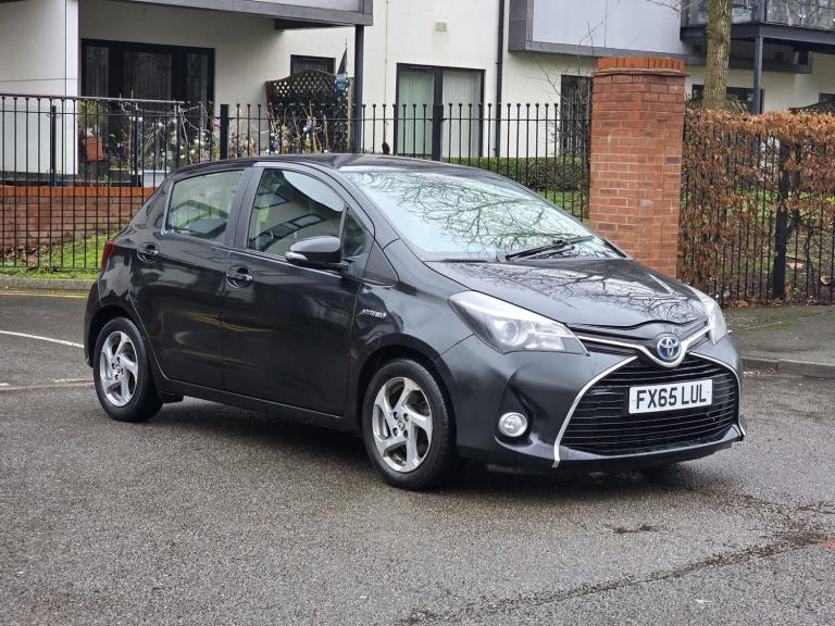 2015 Toyota Yaris 1.5 VVT-h Icon Hatchback 5dr Petrol Hybrid E-CVT Euro 6 (101 ps) Hatchback Hybr...