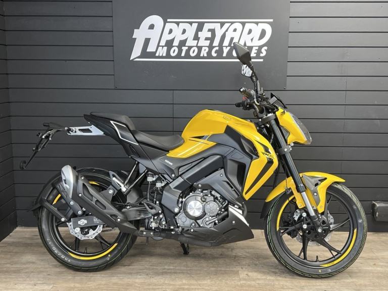 Keeway RKF 125cc Super Sport Naked Motorcycle Stylish Commuter Street Fighter