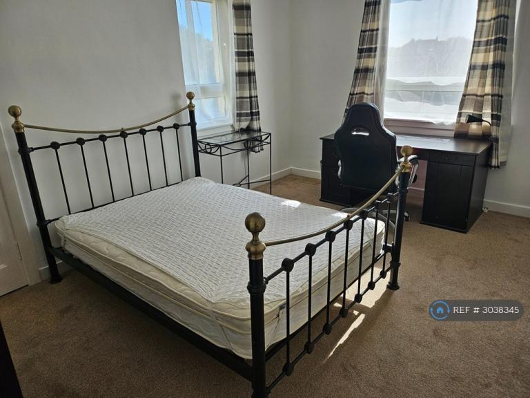 3 bedroom flat in Sunnybank Road, Aberdeen, AB24 (3 bed) (#3038345)