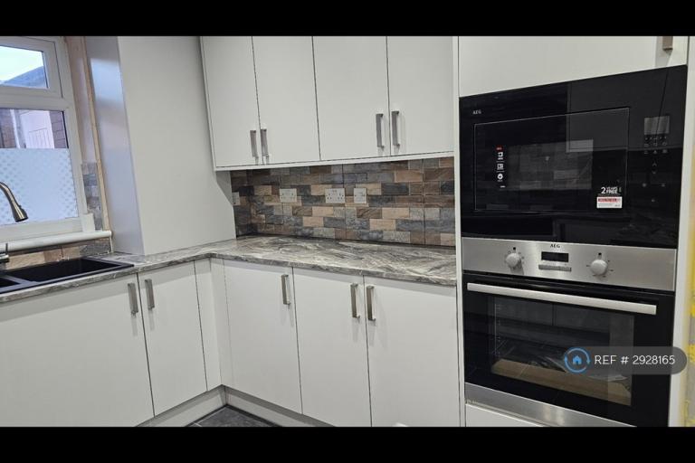 3 bedroom house in Beckhill Gate, Leeds, LS7 (3 bed) (#2928165)