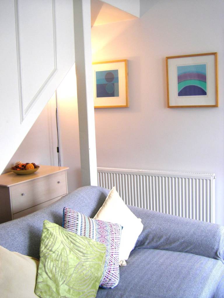 Self-contained, 2 bed, fully furnished flat - central Preston
